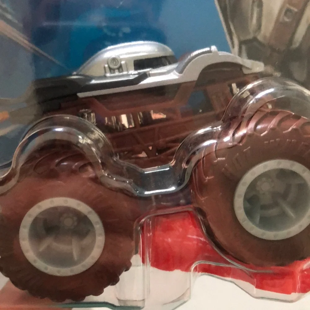 Mandalorian Monster Truck